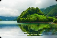 Animated: Emerald Lake and Mountains email background
